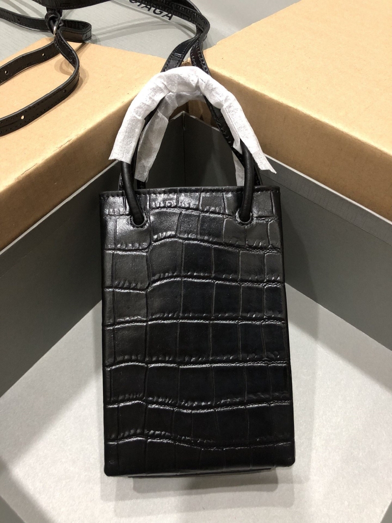 Ba1en*iaga shopping bags